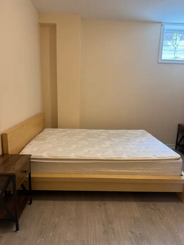 FURNISHED ROOM FOR RENT IN RICHMOND HILL