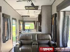 2019 FOREST RIVER CHEROKEE ARCTIC WOLF 305ML6 fifth Wheel - Photo 5