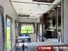 2019 FOREST RIVER CHEROKEE ARCTIC WOLF 305ML6 fifth Wheel - Photo 6