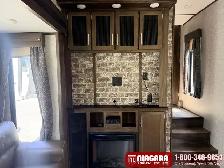 2019 FOREST RIVER CHEROKEE ARCTIC WOLF 305ML6 fifth Wheel - Photo 7