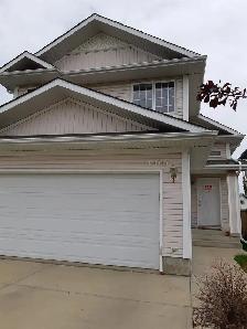 5 Bed 3 Bath Unit in Edmonton, AB