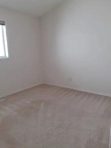 5 Bed 3 Bath Unit in Edmonton, AB - Photo 4