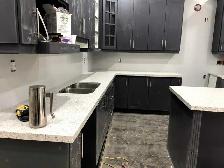 Quartz countertops - Photo 2
