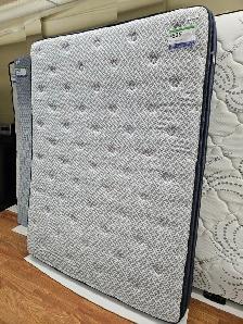 Serta - Cosmic Queen plush mattress - Photo 2