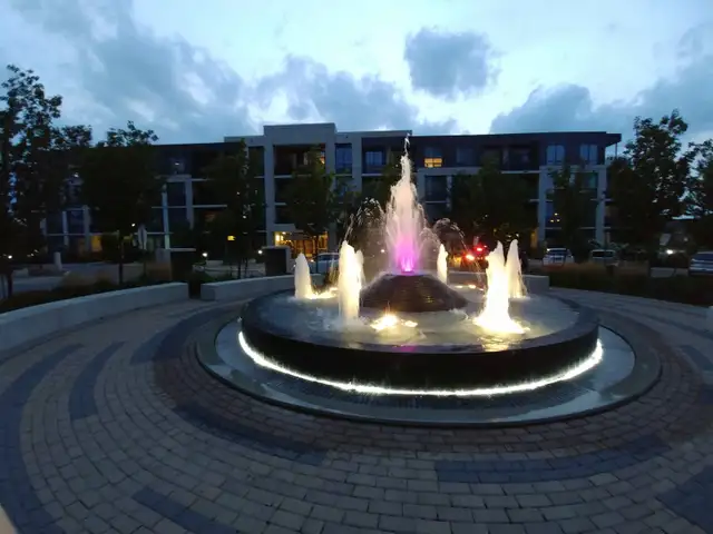 One bedroom condo in Thornhill