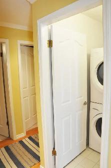 Beautiful spacious 2 bedroom basement suite - Photo 3