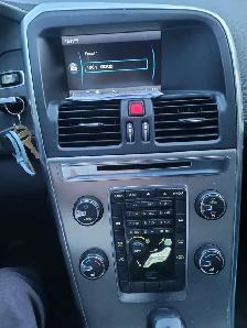 !!!!!    2012 VOLVO XC60 FULLY LOADED ALL WHEEL DRIVE  !! - Photo 9