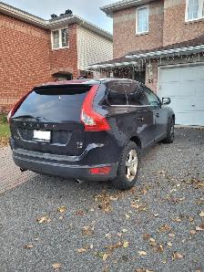 !!!!!   2012 VOLVO XC60 ALL WHEEL DRIVE FULLY LOADED  !!! - Photo 2