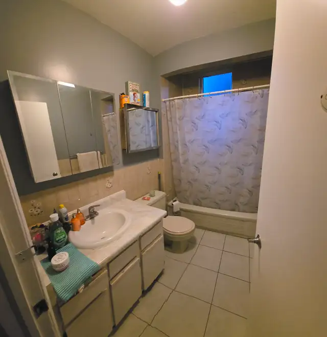 ROOM FOR RENT – FEMALES ONLY