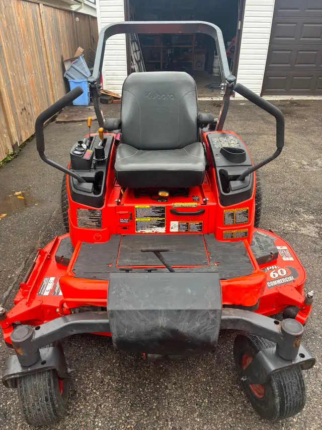 Kubota ZD326