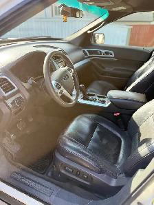 Ford Explorer 2011 New Safety - Photo 9
