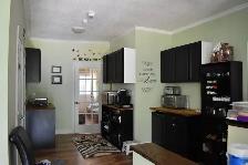 BIRD’S EYE VIEW – Spacious Furnished Room with Private Bath - Photo 6