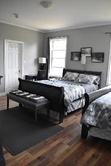 BIRD’S EYE VIEW – Spacious Furnished Room with Private Bath - Photo 8