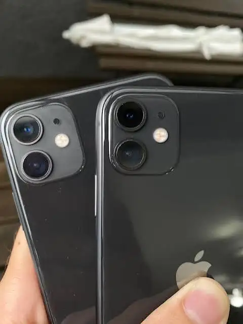 UNLOCKED iPhone 11 (64 GB) 236-423-0967