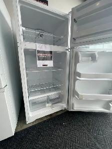 NEW 28" GE Top Freezer Fridge  (15.6 Cu.Ft) Frost Free - Photo 3