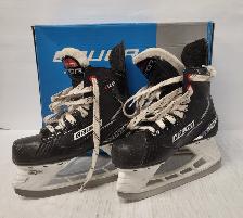 (N94150-1) Bauer Vapor X3.5 JR Hockey Skates - Size 1.5 D