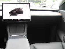 2022 Tesla Model Y Long Range - Photo 14