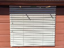 Free Horizontal White Blinds - Quantity 3