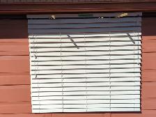 Free Horizontal White Blinds - Quantity 3 - Photo 2