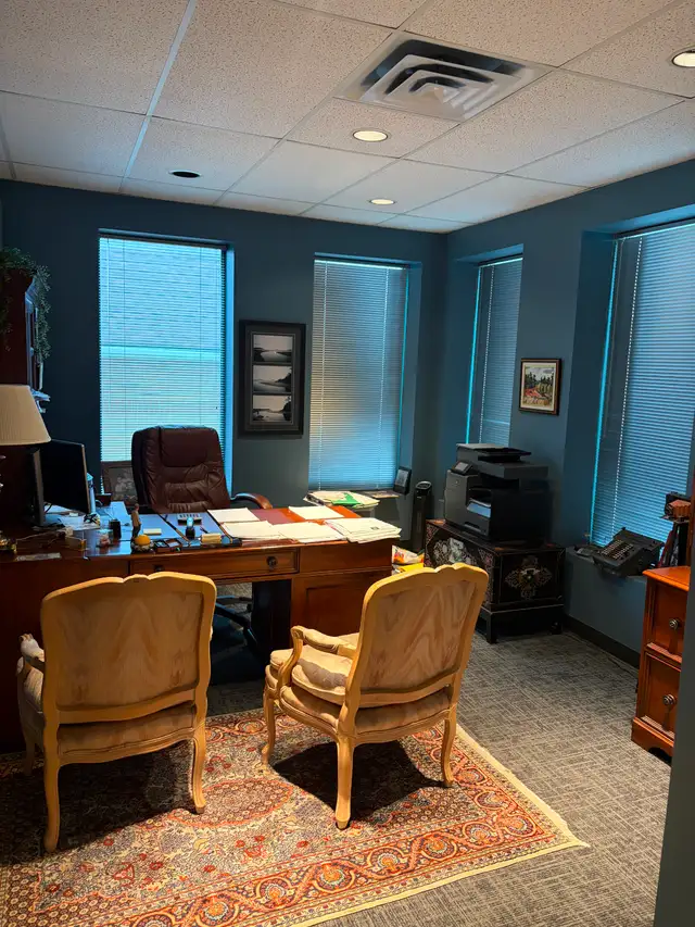 Complete office space for rent in Oakville! (Furnished optional)