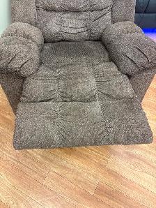 Recliner - Photo 3