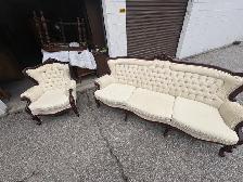 Free delivery used Vintage Style Tufted Sofa and Armchair Set