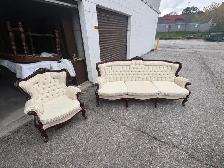 Free delivery used Vintage Style Tufted Sofa and Armchair Set - Photo 10