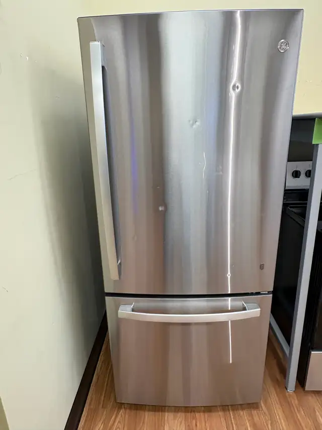 20.9 cu ft Refrigerator