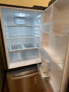 20.9 cu ft Refrigerator - Photo 2