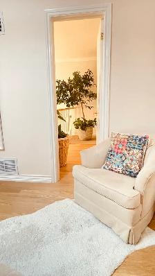 Bright Furnished Queen Room | 2nd Floor | All Inclusive - Photo 6