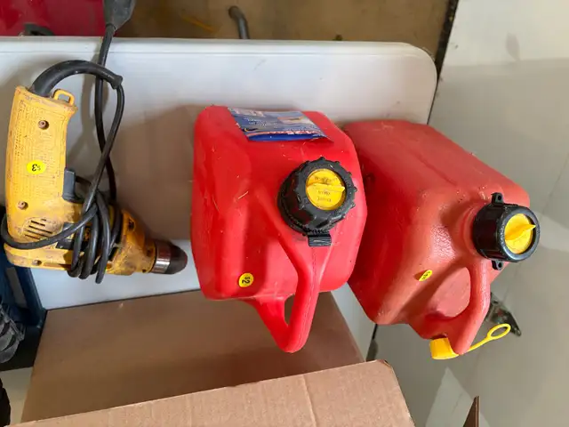 Plastic 1gallon gas cans