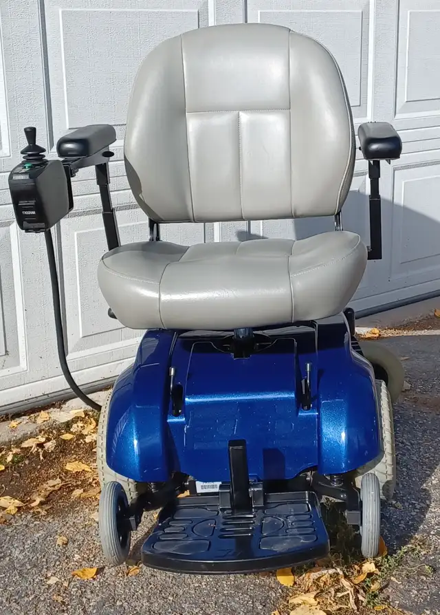 POWER WHEELCHAIR