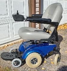 POWER WHEELCHAIR - Photo 3
