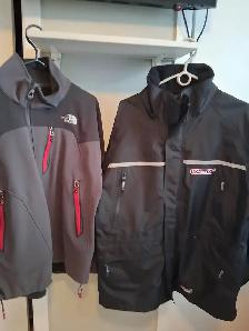 Manteau de grandeur Large homme propre