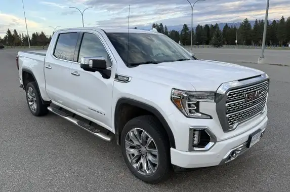 2021 GMC Denali 4 x 4