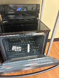 5.3 cu ft Range - Photo 2
