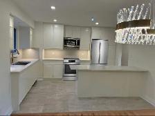 House newly reno upper level 3 bedroom unit - Photo 2