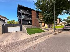 Renovated 3 Bedroom 1.5 Bath Apartment close to Downtown! - Photo 2