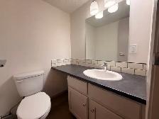 Renovated 3 Bedroom 1.5 Bath Apartment close to Downtown! - Photo 20