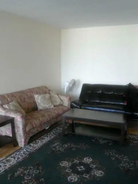 ROOMS FOR RENT IN THORNCLIFEE PARK DR. FULLY FURNISHED