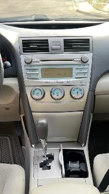 2009 Toyota Camry LE - Photo 8