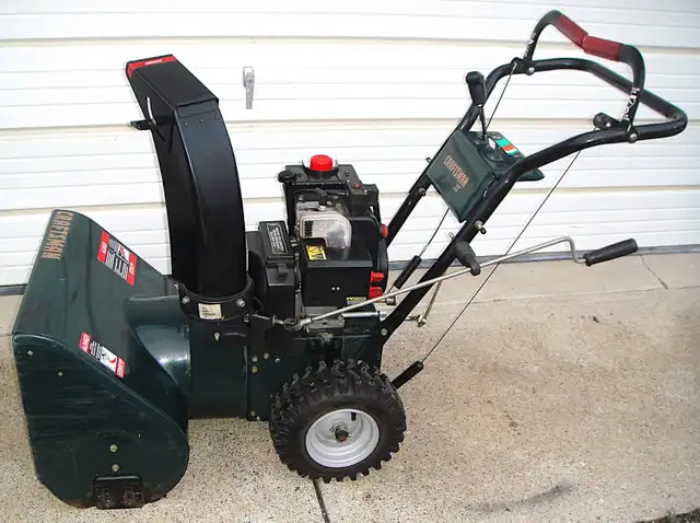 CRAFTSMAN 24' 5 HP SNOWBLOWER