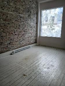 700 sf GROUND FLOOR SPACE AVAILABLE BEAUTIFUL DOWNTOWN COBOURG - Photo 2