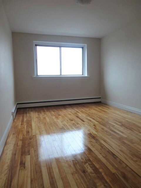 Spacious 1 Bedroom Apartment for Rent!