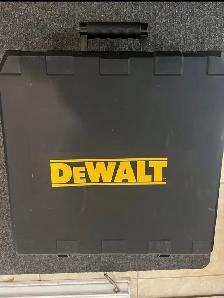 DEWALT 20V MAX 1-inch Cordless Concrete Nailer - Photo 3