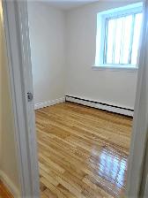 BEAUTIFULLY UPGRADED  2 BDRM - Photo 2