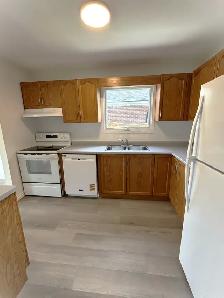 266 London Rd - 3 bedroom townhome for lease - just renovated! - Photo 6