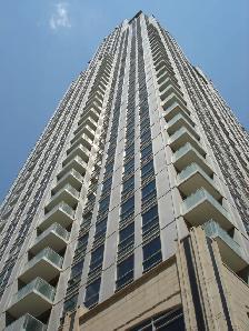 College Park Condominium (Bay & College) - GREAT LOCATION!!