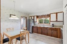 Straight & Solid 3bdrm Bungalow w/ Dbl Det Garage! 59yr og owner - Photo 5