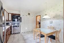 Straight & Solid 3bdrm Bungalow w/ Dbl Det Garage! 59yr og owner - Photo 6